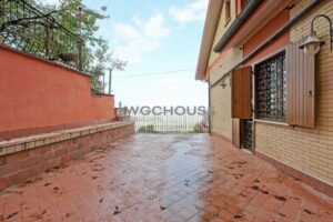12 villino montecomparti terrazzo2